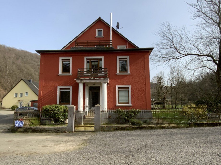 Frontansicht Mehrfamilienhaus L�denscheid