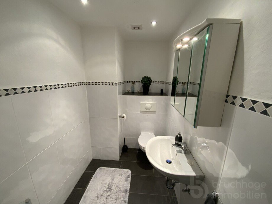 Hauptwohnung G�ste-WC Mehrfamilienhaus Plettenberg