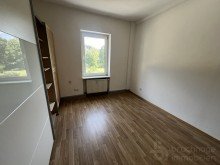 Wohnung DG Zimmer 1  Mehrgenerationenhaus mit gro�em Grundst�ck - Tierhaltung m�glich, familiengerecht wohnen 