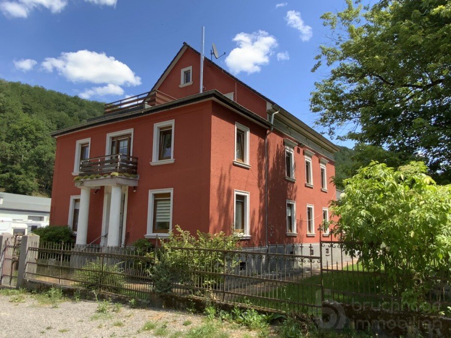 Ansicht nah Mehrfamilienhaus L�denscheid