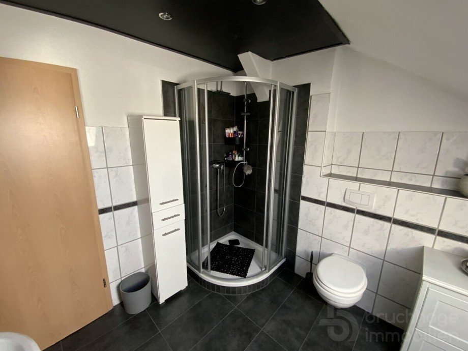 Bads DG Zweifamilienhaus L�denscheid