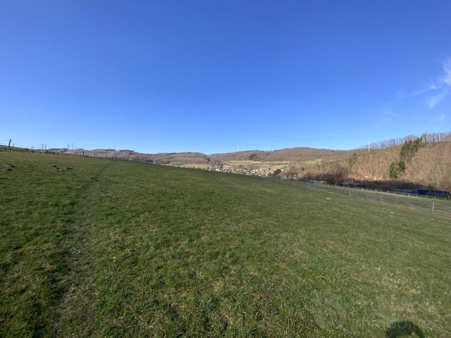 Wiese Mehrfamilienhaus Plettenberg