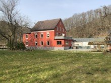Hausansicht  Mehrgenerationenhaus mit gro�em Grundst�ck - Tierhaltung m�glich, familiengerecht wohnen 