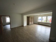 Wohnung EG- Wohnzimmer  Mehrgenerationenhaus mit gro�em Grundst�ck - Tierhaltung m�glich, familiengerecht wohnen 