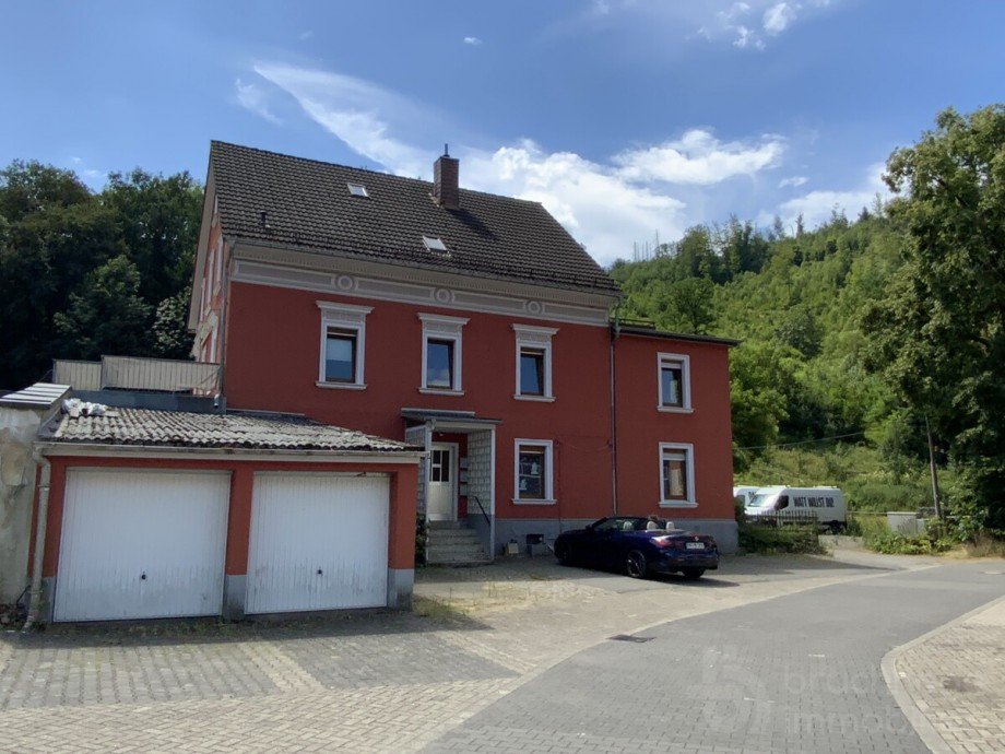 Haus mit Garagen Mehrfamilienhaus L�denscheid