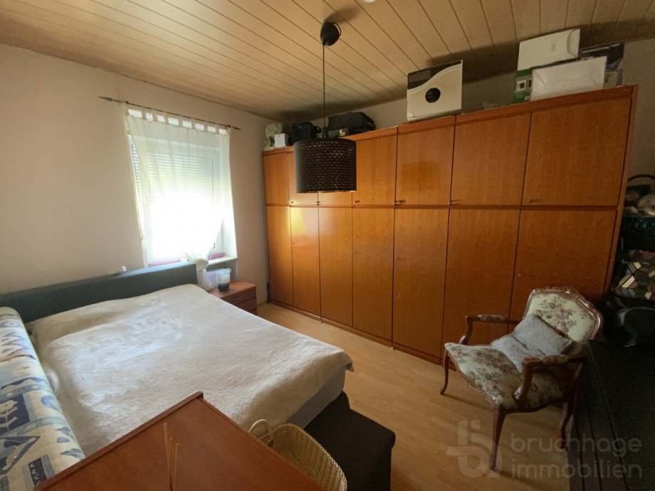 Schlafzimmer 1. OG Zweifamilienhaus L�denscheid