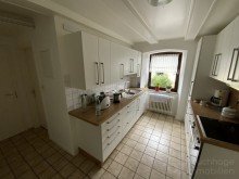 Einlieger EG K�che Gepflegtes Anwesen mit gro�z�gigem Grundst�ck: Ideal f�r Tierhaltung und Pferdebesitzer