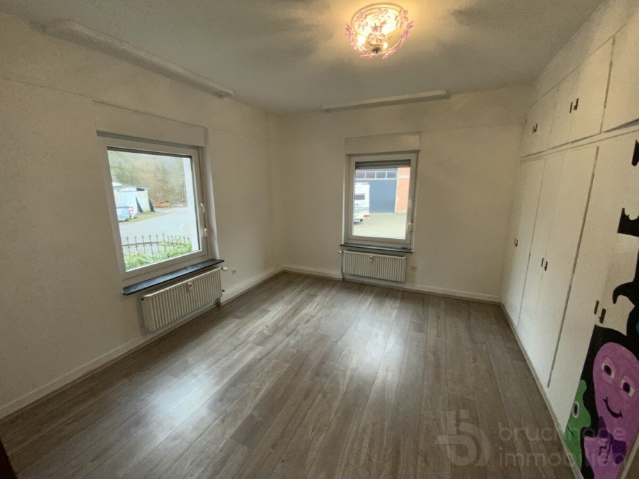 Wohnung EG-Zimmer 1links Mehrfamilienhaus L�denscheid